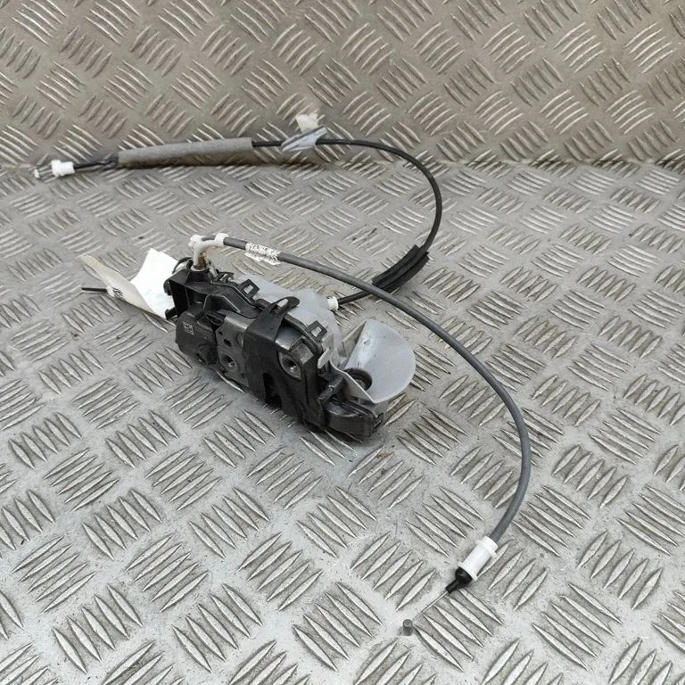 Priekšējā slēdzene (pie roktura) 9808414280