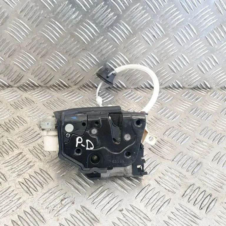 Coupe door lock (next to the handle) – Audi Q7 4L (2005-2015)