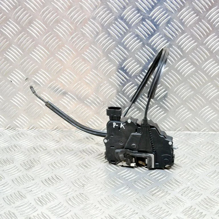 Priekšējā slēdzene (pie roktura) 1350150080