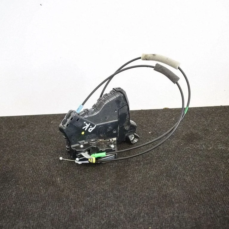 Priekšējā slēdzene (pie roktura) A046693