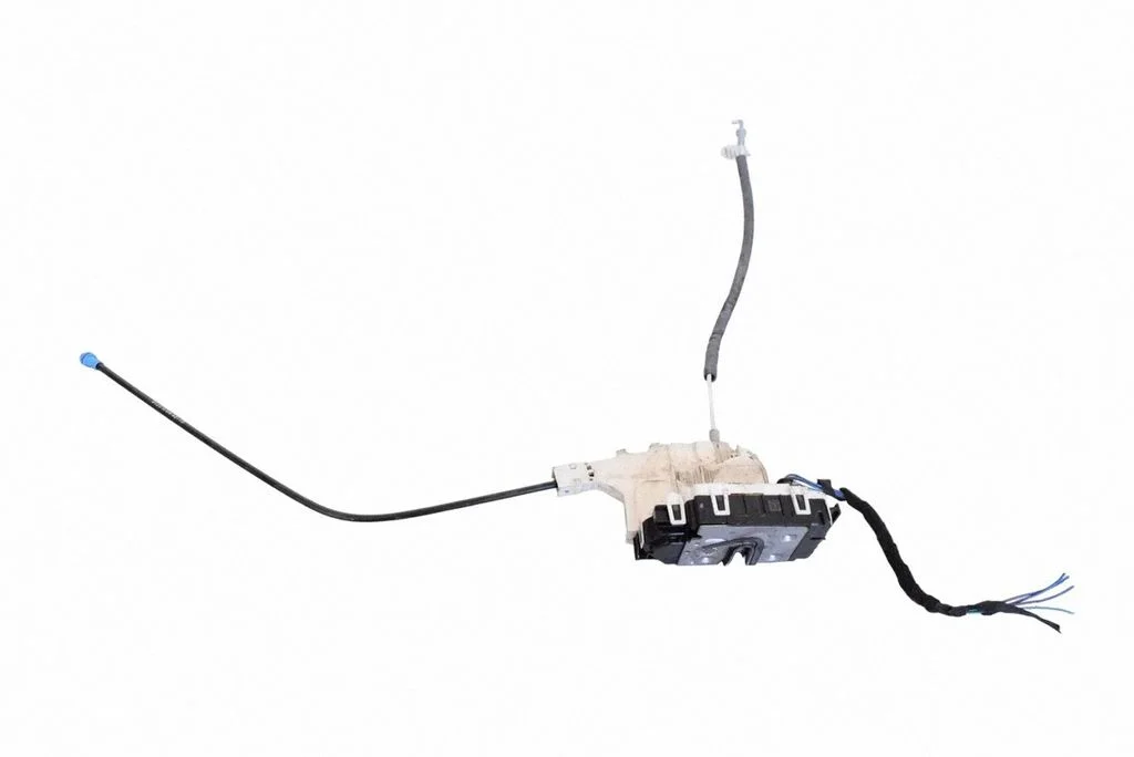 Coupe door lock (next to the handle) – Volkswagen Crafter (2006-2016)