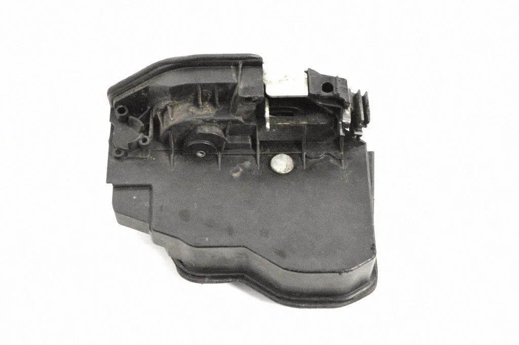 Priekšējā slēdzene (pie roktura) – BMW X5 E70 (2006-2013)