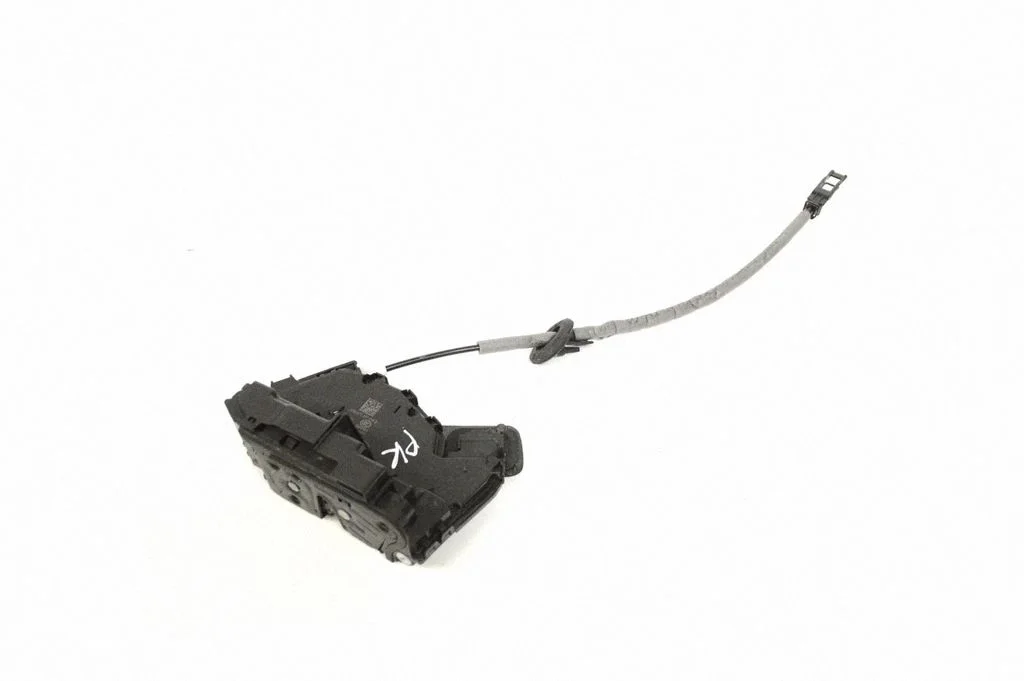 Priekšējā slēdzene (pie roktura) 5TC837015B