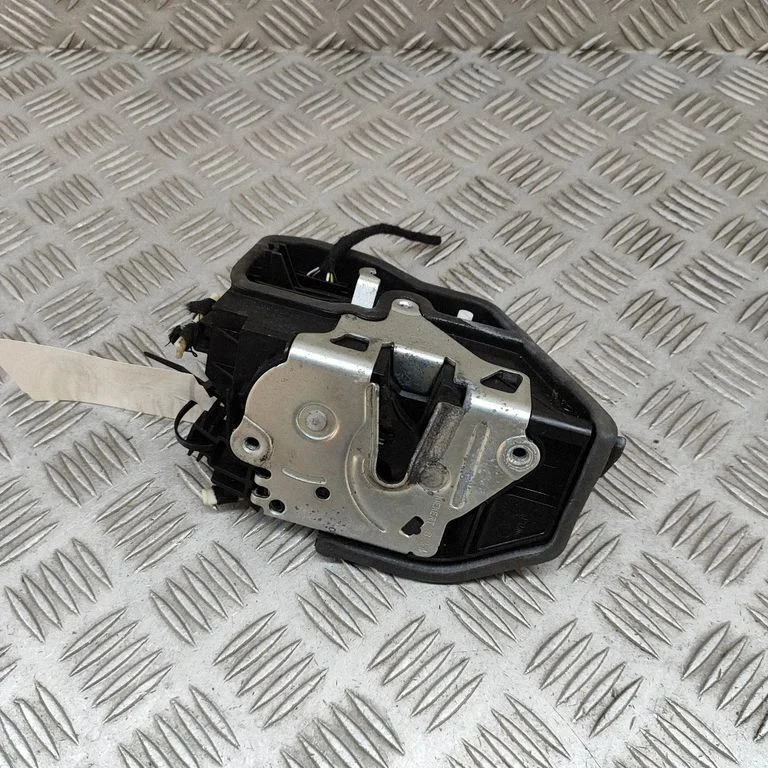 Esiukse lukk – BMW Series 4 M4 F82 F83 (2014-2020)