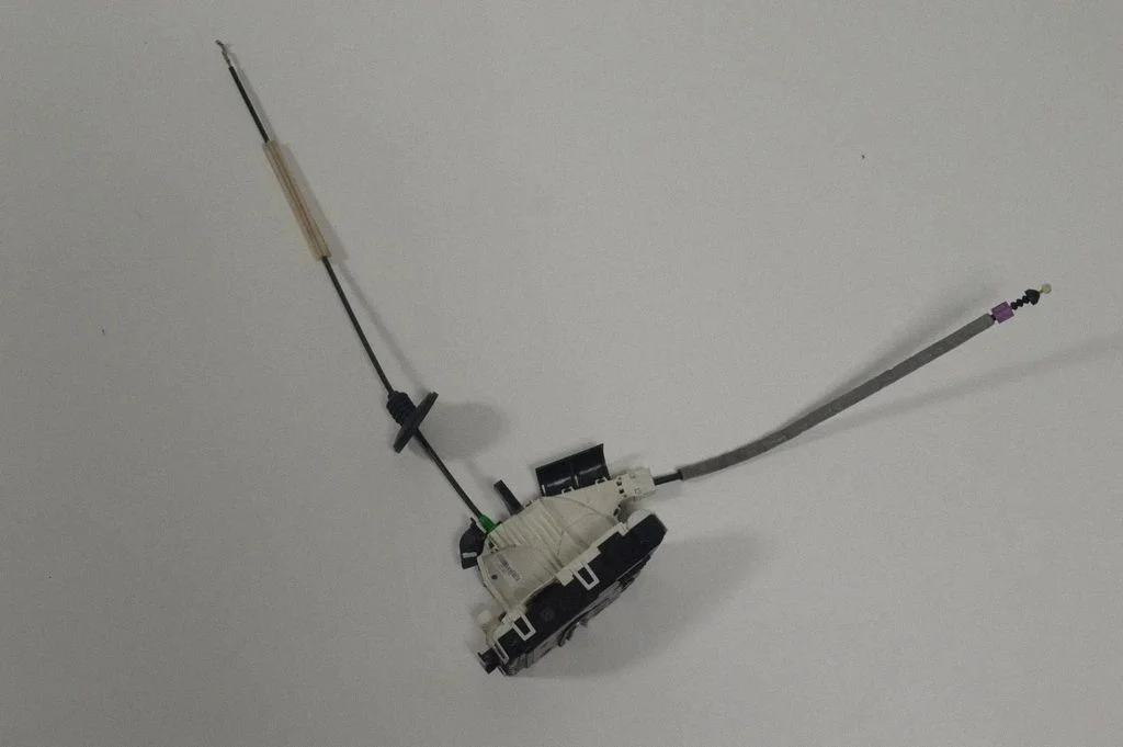 Front door lock – Mercedes-Benz E-Class C207 W207 (2009-2017)
