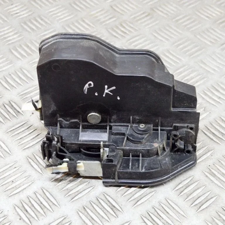 Esiukse lukk – BMW 4-seeria F32 F33 (2013-2020)