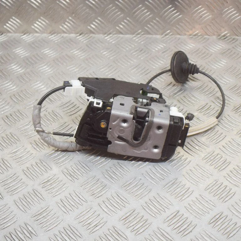 Front door lock A2077604340