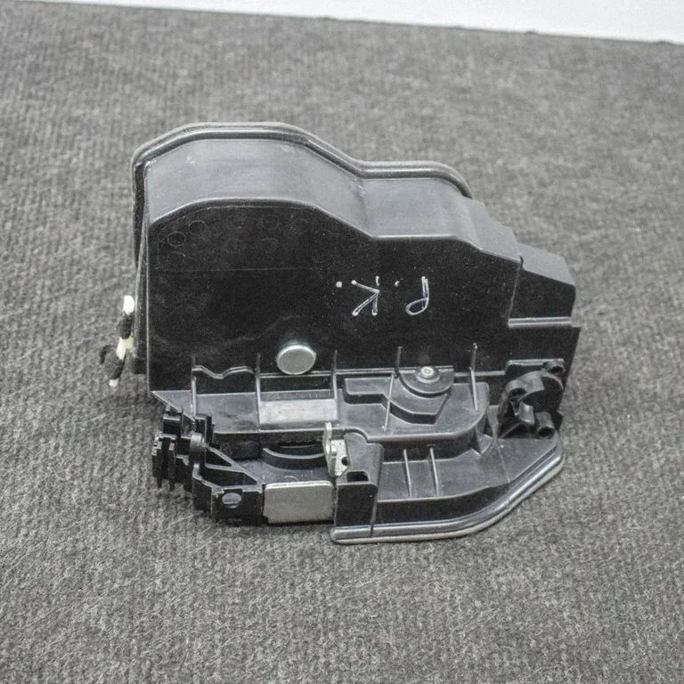 Esiukse lukk – BMW Series 4 M4 F82 F83 (2014-2020)