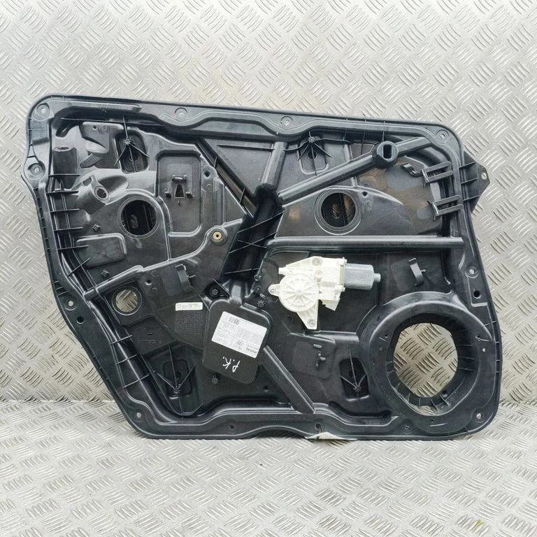 Front door electric window regulator A1669060201