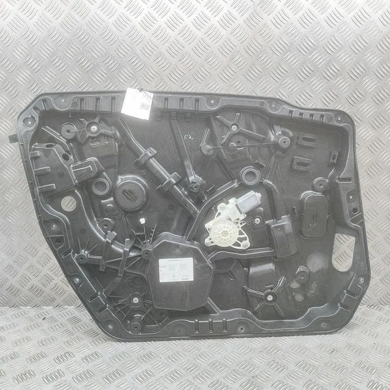 Front door electric window regulator A1677207900