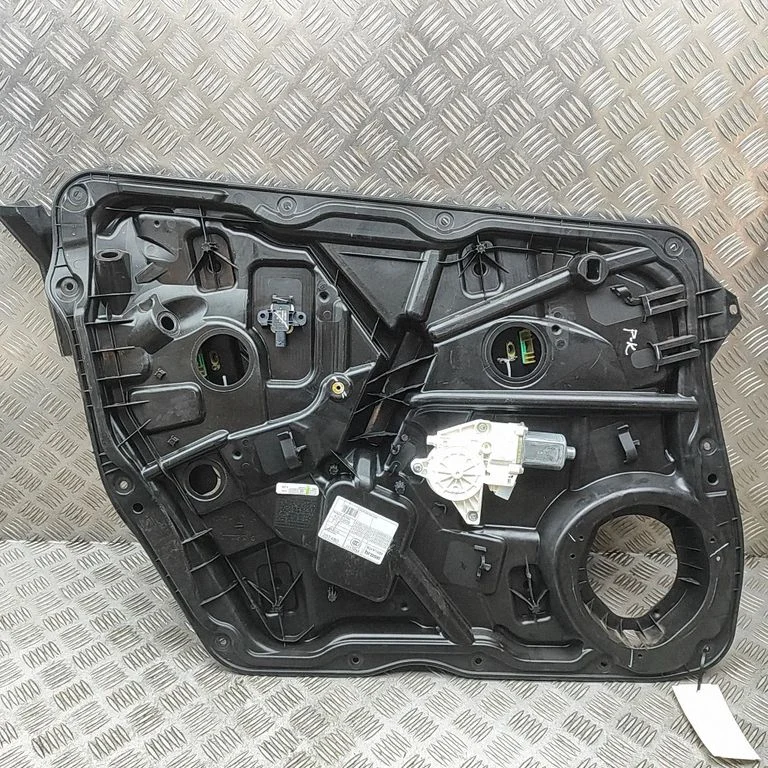 Front door electric window regulator – Mercedes-Benz GLE-Class AMG (W166 - C292) (2015-2019)