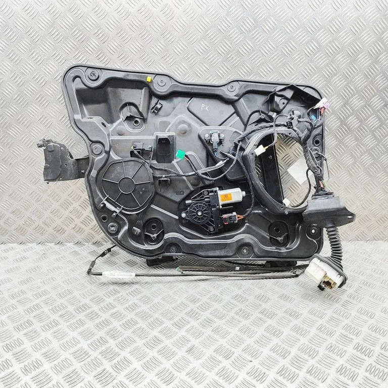 El. loga pacēlāja mehānisms bez motoriņa 68231062AD
