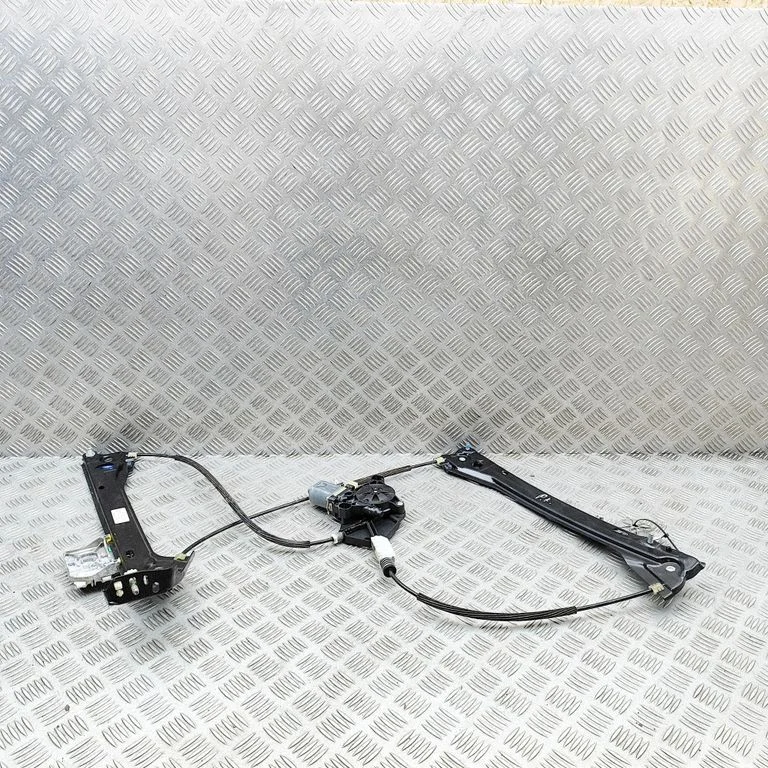El. loga pacēlāja mehānisms bez motoriņa 8S0837461