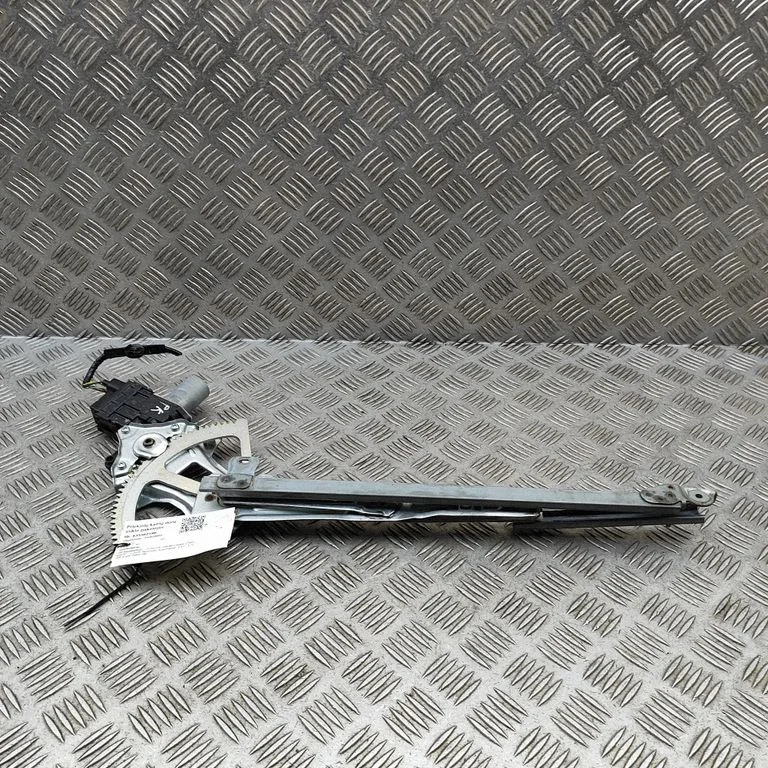 Front door electric window regulator SU00308669