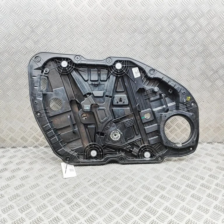 El. loga pacēlāja mehānisms bez motoriņa 82471D4000