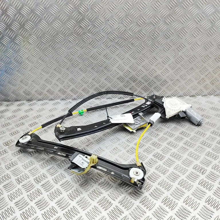 Front door electric window regulator A0009066106