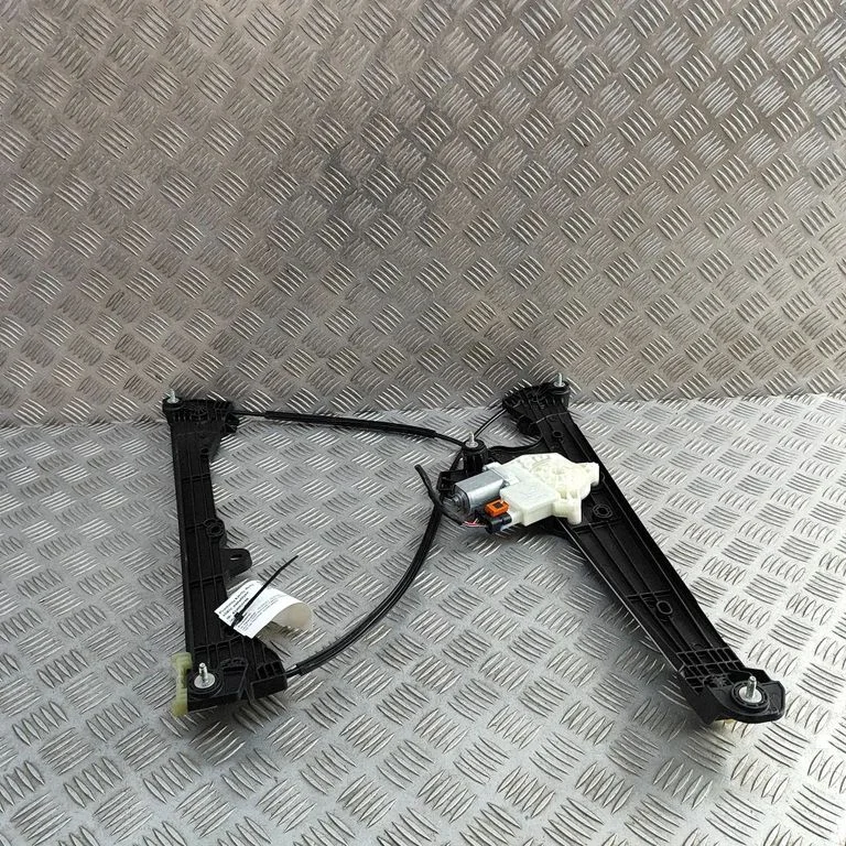 Front door electric window regulator 807213910R