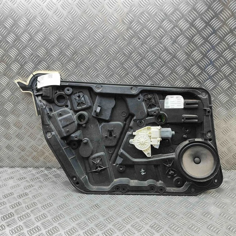 Podnośnik szyby przedniej bez silniczka – Mercedes-Benz Klasa A W176 (2012-2018)