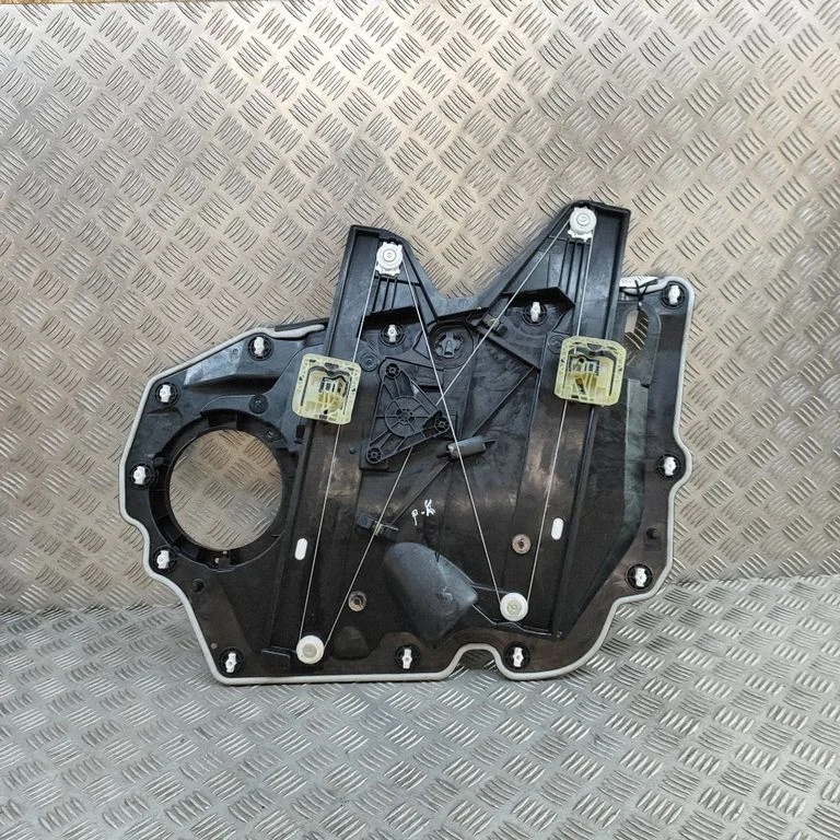 El. loga pacēlāja mehānisms bez motoriņa LV4BR23209CB