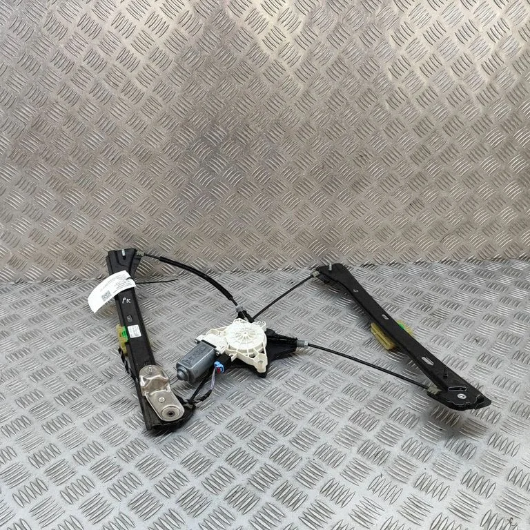 El. loga pacēlāja mehānisms bez motoriņa 4K0959801