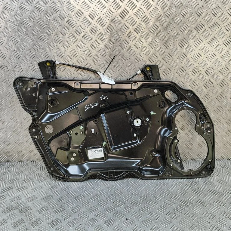 Front door electric window regulator – Volkswagen Passat CC (2008-2016)