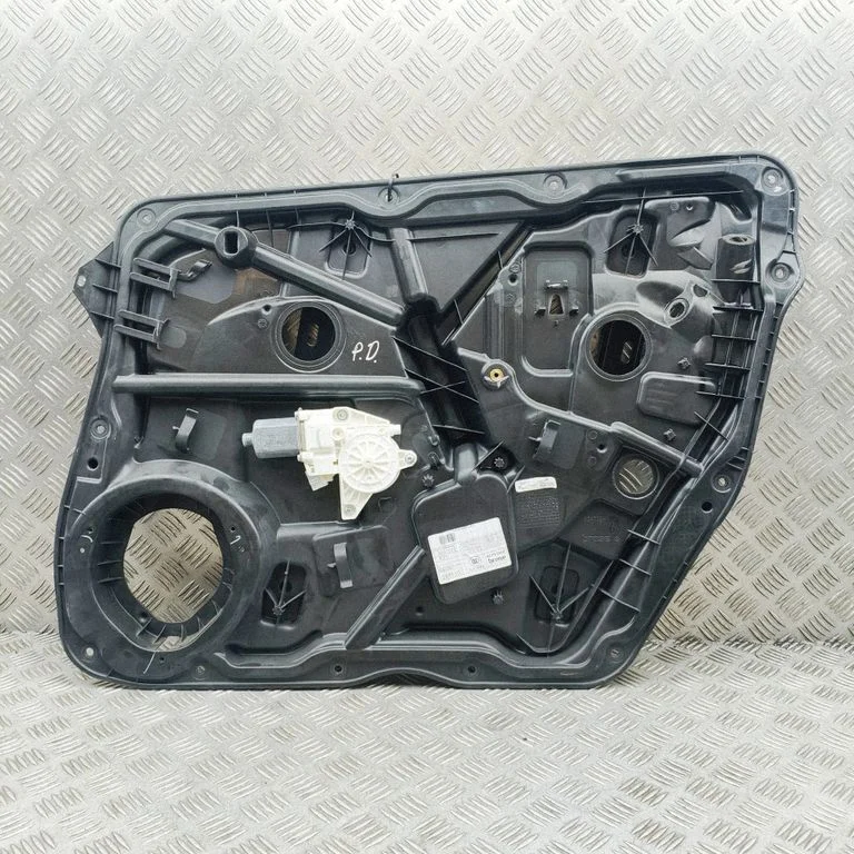 Front door window regulator with motor A1669060301