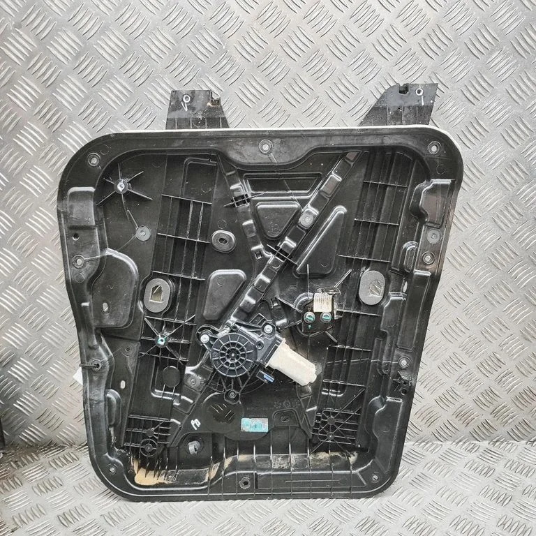 Priekšējā el. loga pacēlāja mehānisma komplekts SA3F6104209V