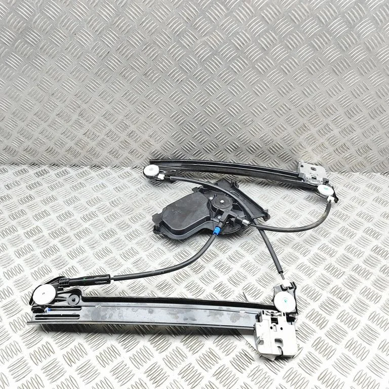 Front door window regulator with motor 177424300C