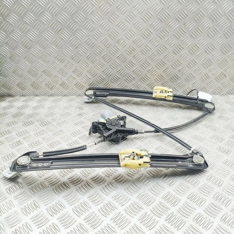 Priekšējā el. loga pacēlāja mehānisma komplekts 5Q0959802