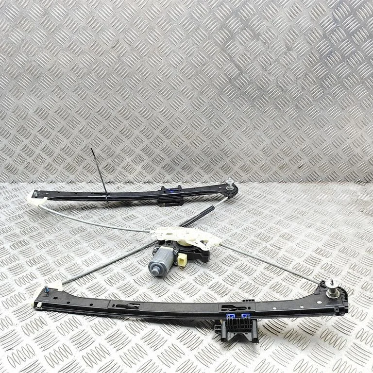 Front door window regulator with motor 0130822716