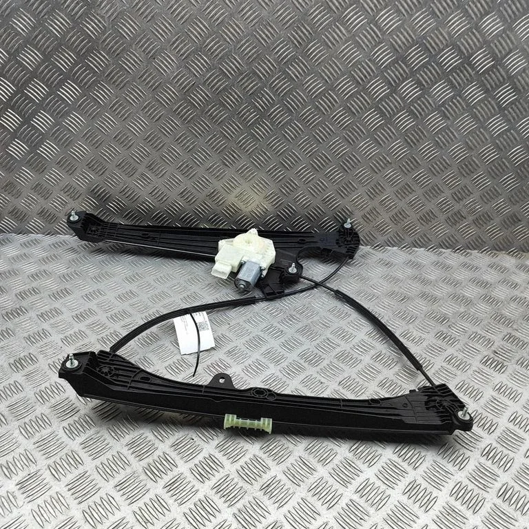 Priekšējā el. loga pacēlāja mehānisma komplekts G55572101