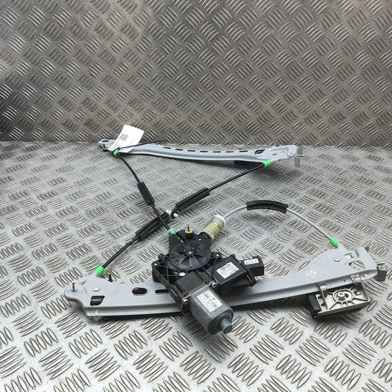 Priekšējā el. loga pacēlāja mehānisma komplekts 0130822873