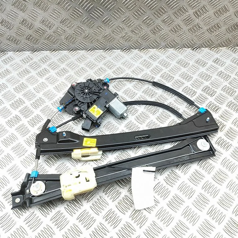 Front door window regulator with motor 11521042