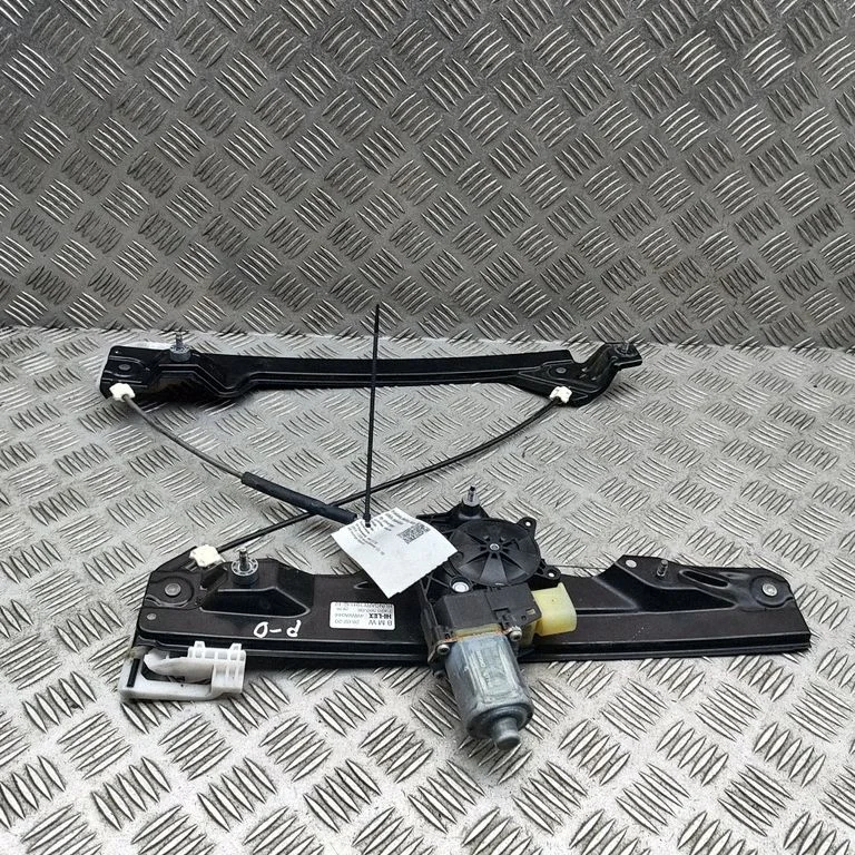 Front door window regulator with motor 7420392