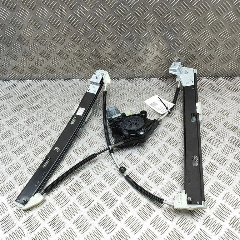 Priekšējā el. loga pacēlāja mehānisma komplekts 5Q0959802C
