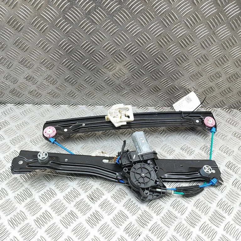Front door window regulator with motor 13262410