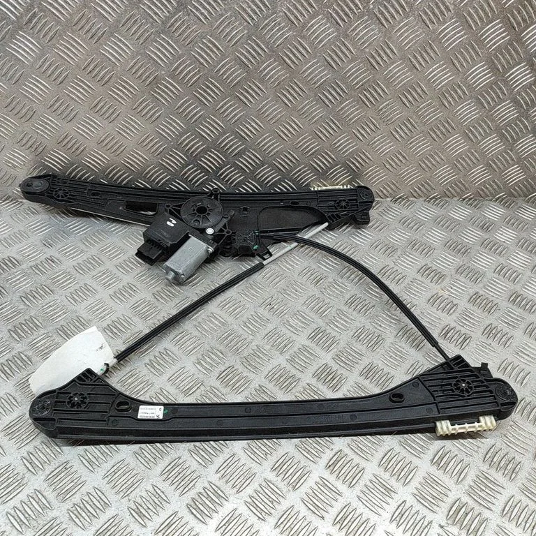 Priekšējā el. loga pacēlāja mehānisma komplekts 9829482280