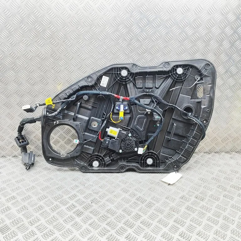 Priekšējā el. loga pacēlāja mehānisma komplekts 82460D4000