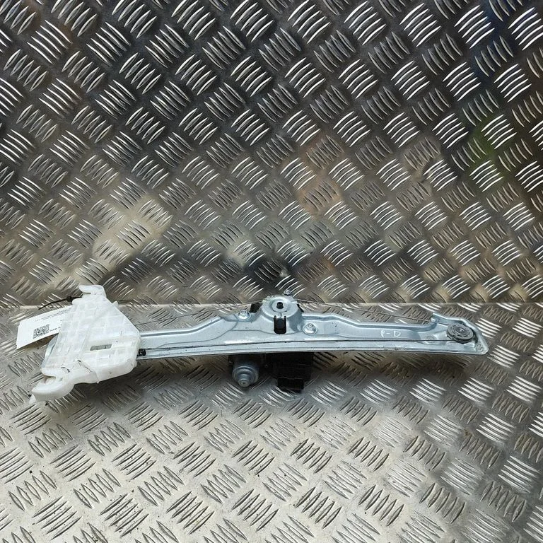 Front door window regulator with motor 82460R2010