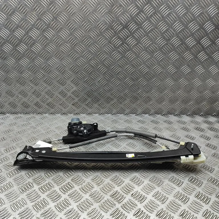 Priekšējā el. loga pacēlāja mehānisma komplekts 5Q0959802B
