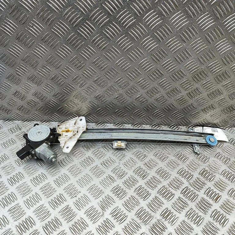 Priekšējā el. loga pacēlāja mehānisma komplekts 61041FJ002