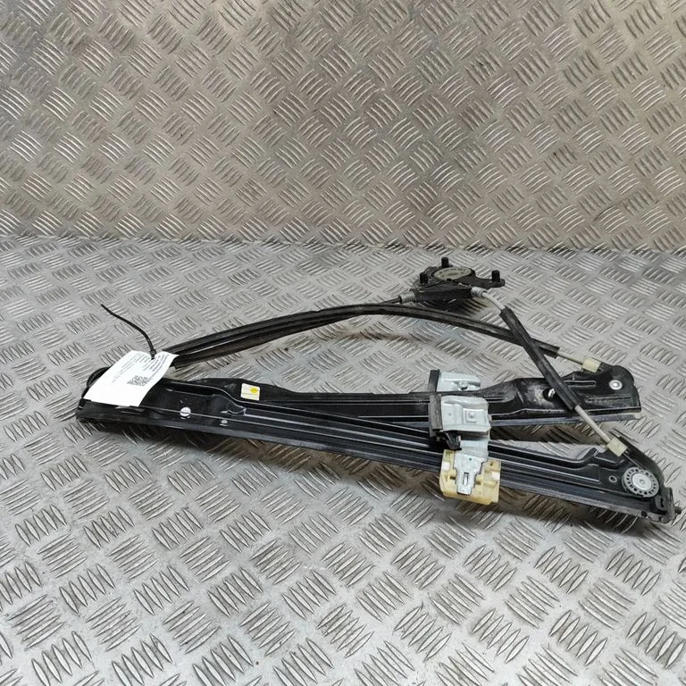 Priekšējā el. loga pacēlāja mehānisma komplekts 2K5837462