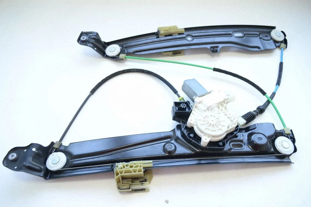 Front door window regulator with motor – BMW 5 Series F10 F11 (2009-2016)