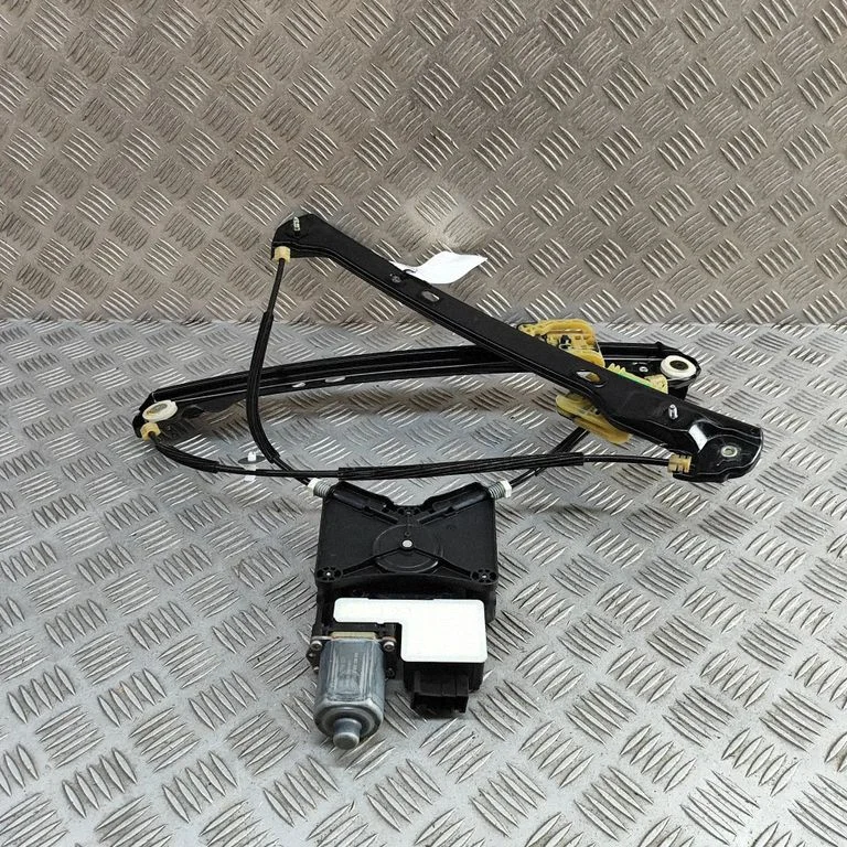 Front door window regulator with motor 2GS837462