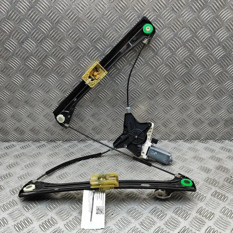 Front door window regulator with motor 3G8839461A