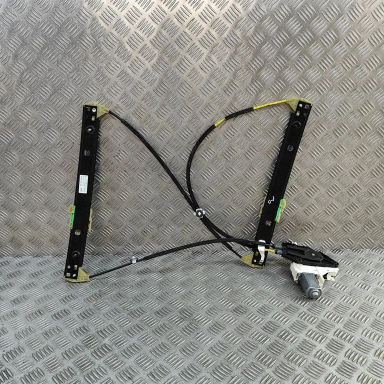 Priekšējā el. loga pacēlāja mehānisma komplekts 8K0959802C