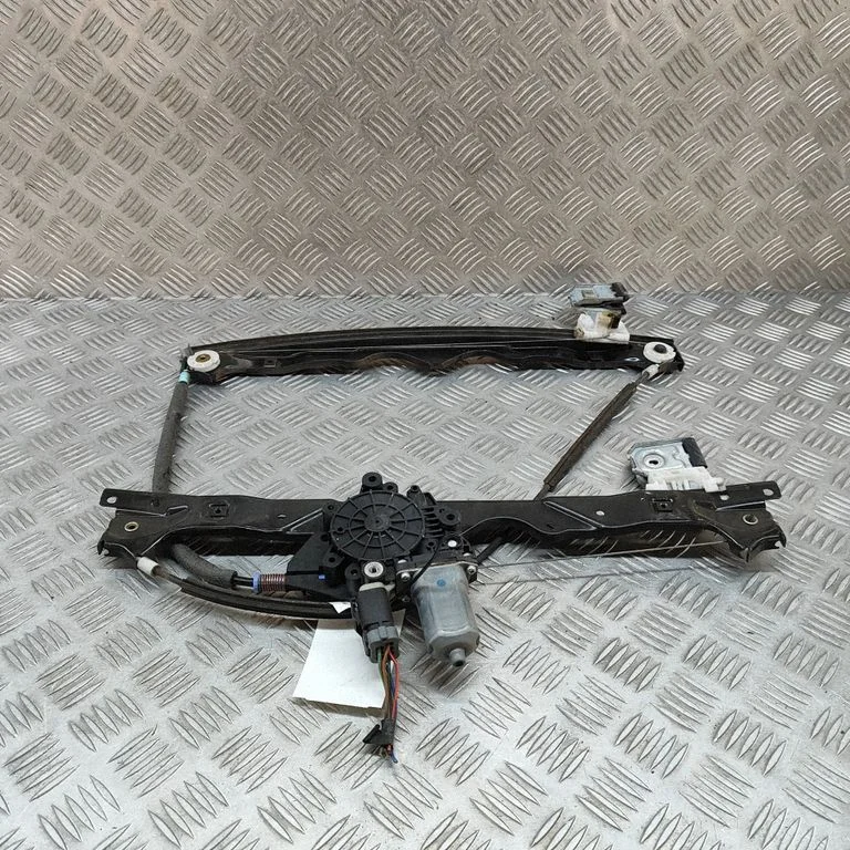 Front door window regulator with motor 04589170AB