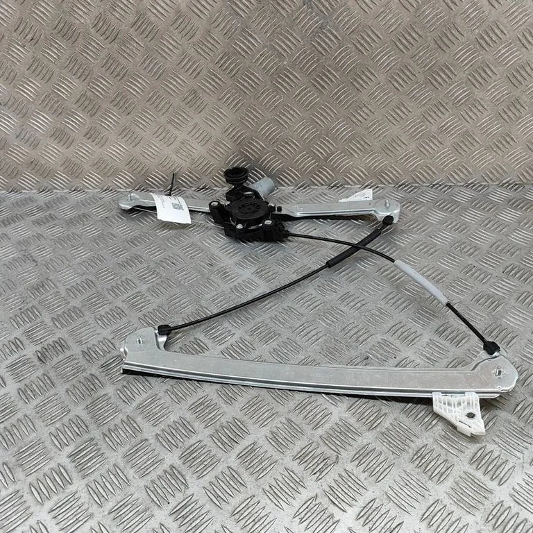 Priekšējā el. loga pacēlāja mehānisma komplekts DFR558590C