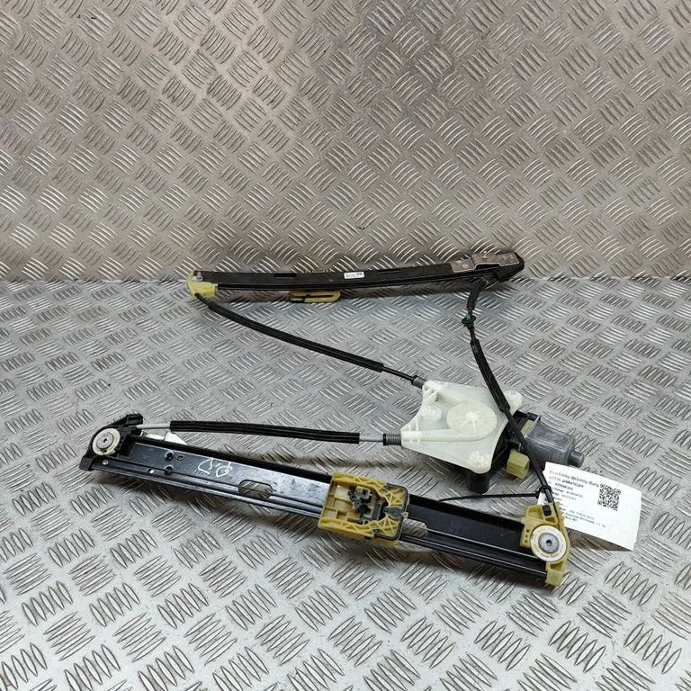 Priekšējā el. loga pacēlāja mehānisma komplekts 5Q0959801A