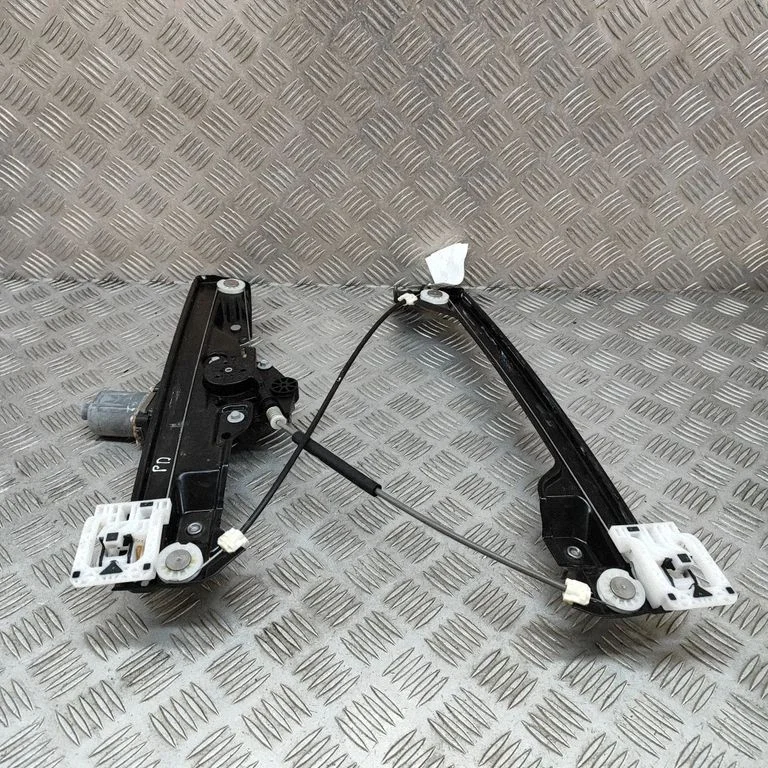 Priekšējā el. loga pacēlāja mehānisma komplekts 0130822789